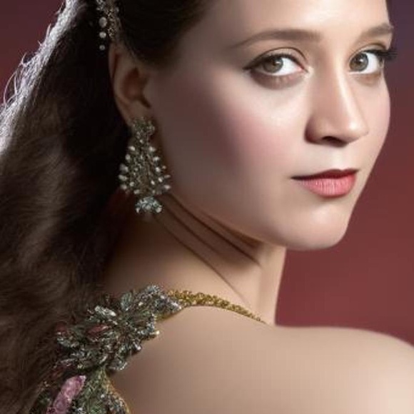 WELCOME TO MY CLOSET! - Picture 7 of 7